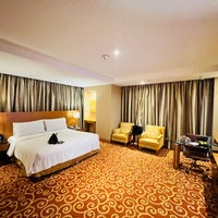 Foto diambil di JW Marriott Hotel Medan oleh Y M. pada 2/18/2024
