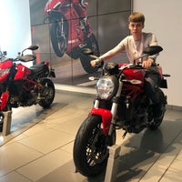 Foto scattata a Ducati Motor Factory &amp;amp; Museum da Alexey P. il 5/19/2019