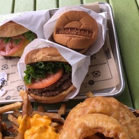 รูปภาพถ่ายที่ BurgerFi โดย NC เมื่อ 7/19/2018