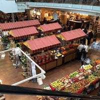 Photo taken at Eataly by Alina P. on 4/4/2015