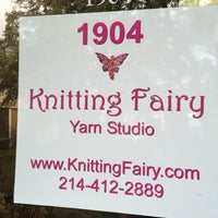 Das Foto wurde bei The Knitting Fairy von Barbara K. am 12/14/2014 aufgenommen