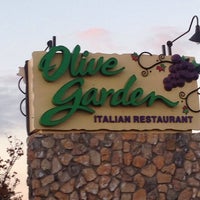 Photo taken at Olive Garden by Barbara K. on 11/11/2013