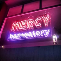 รูปภาพถ่ายที่ Mercy bar + eatery โดย Gabby H. G. เมื่อ 6/19/2013