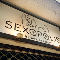 รูปภาพถ่ายที่ Sexopolis - Be Sexy. Be Happy! โดย Bill K. เมื่อ 2/2/2014