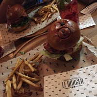 Photo taken at Le Burger by Hùng P. on 7/30/2015