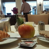 Das Foto wurde bei Hotel an der Oper von Şefaat D. am 8/30/2016 aufgenommen