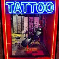 Das Foto wurde bei The Experience Ink Tattoo and Smoke Shop von The Experience Ink Tattoo and Smoke Shop am 4/8/2014 aufgenommen