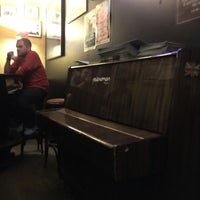 Foto scattata a Piano Man Bar da Alexa P. il 8/3/2019
