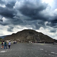 Photo taken at Zona Arqueológica de Teotihuacán by Yana N. on 9/12/2015