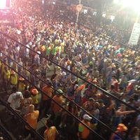 Photo taken at Carnaval Salvador 2014 - Circuito Barra / Ondina by Flávio M. on 3/23/2014