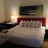Foto diambil di The MAve Hotel oleh Alayne G. pada 10/2/2012