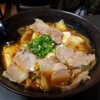 Photo taken at Suzu Noodle House by Mortiche W. on 12/5/2018