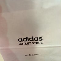 Adidas Outlet Store - Tienda de artículos deportivos en San Borja