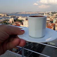 7/28/2018에 Cumhuriyet K.님이 Hüsnü Ala Cafe에서 찍은 사진