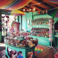 Foto diambil di Scrummy Afters Candy Shoppe oleh Marcela pada 8/10/2014