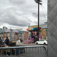 Foto tirada no(a) Piñata District - Los Angeles por Brayan H. em 1/2/2017