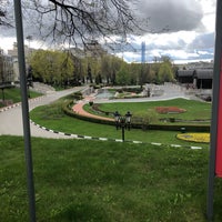 Photo taken at Парк Храма Христа Спасителя by Михаил М. on 5/4/2021