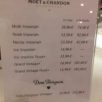 Photo taken at Moët &amp;amp; Chandon Champagnerbar by Christian P. on 4/28/2018