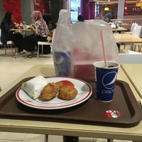 Photo taken at KFC by Gitoatm on 4/28/2016