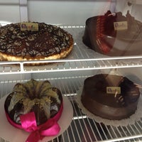 5/16/2013에 Carlos B.님이 Bombon De Chocolate Bakery에서 찍은 사진