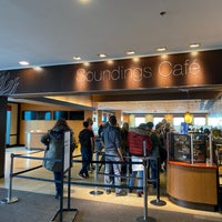 Photo prise au Soundings Cafe par Serena S. le1/1/2020