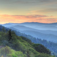 รูปภาพถ่ายที่ Smoky Mountain Host Visitor Center โดย Smoky Mountain Host Visitor Center เมื่อ 1/8/2014
