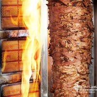 8/24/2015 tarihinde Shawarma Time شاورما تايمziyaretçi tarafından Shawarma Time شاورما تايم'de çekilen fotoğraf