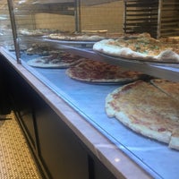 4/3/2018 tarihinde Danie R.ziyaretçi tarafından Marinara Pizza'de çekilen fotoğraf