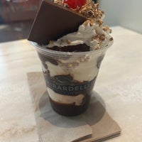 Photo taken at Ghirardelli Ice Cream &amp;amp; Chocolate Shop by Bobby B. on 8/11/2023