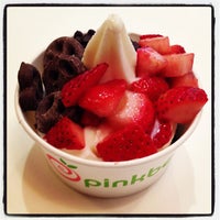 Photo taken at Pinkberry by Robert C. on 3/21/2013