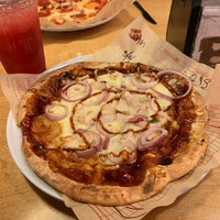 รูปภาพถ่ายที่ Mod Pizza โดย Barbara เมื่อ 1/18/2019