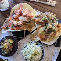 รูปภาพถ่ายที่ Rustic House Oyster Bar and Grill - San Carlos โดย Michelle เมื่อ 10/3/2021