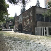 Photo taken at Secretaría  de Comunicaciones y Transportes by Enrique L. on 8/18/2017