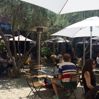 Foto scattata a Zinc Café &amp;amp; Market da M-L M. il 6/18/2015