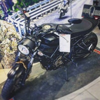 Photo taken at Yamaha Kardeşler Motosiklet by Emre G. on 10/5/2017