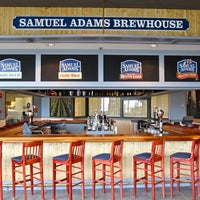 Foto tomada en Sam Adams Brewhouse  por Sam Adams Brewhouse el 2/17/2014