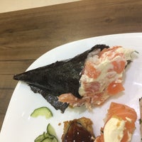 Photo taken at Utina Sushi by Gel S. on 5/25/2017