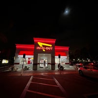 Photo taken at In-N-Out Burger by IBRAHIM A. on 9/28/2023