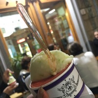 Photo taken at Antica Gelateria Fiorentina by Hyeseung H. on 4/17/2016