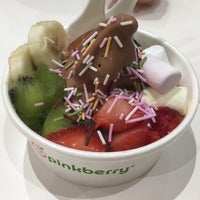 Photo taken at Pinkberry by 🐻🐝 C. on 9/8/2018