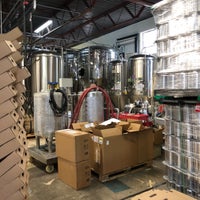 รูปภาพถ่ายที่ Overshores Brewing Co. โดย Charles S. เมื่อ 7/6/2018
