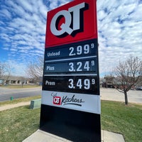 Photo taken at QuikTrip by Charles S. on 12/29/2021
