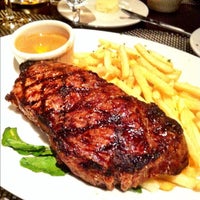 Снимок сделан в Shula&amp;#39;s Steak House пользователем ciro b. 11/21/2012
