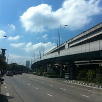 Photo taken at Sutthisan Intersection Overpass by mue...kondee🐷👍😁 on 10/25/2012