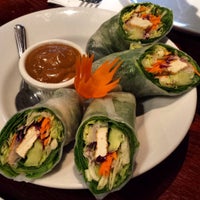 Photo taken at Jhanjay Vegetarian Thai Cuisine by Th_Aviator on 10/13/2015