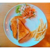 4/27/2014 tarihinde Edo P.S.ziyaretçi tarafından Toasty Eatery'de çekilen fotoğraf