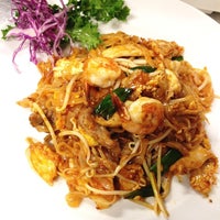 Das Foto wurde bei Thai Udon Cafe von Thai Udon Cafe am 8/6/2014 aufgenommen