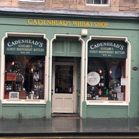 6/16/2018 tarihinde Udo G.ziyaretçi tarafından Cadenhead&amp;#39;s Whisky Shop'de çekilen fotoğraf