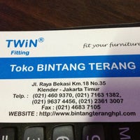 Review Toko bintang terang