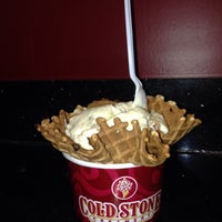 Photo taken at Cold Stone Creamery by Gabriel C. on 7/4/2016